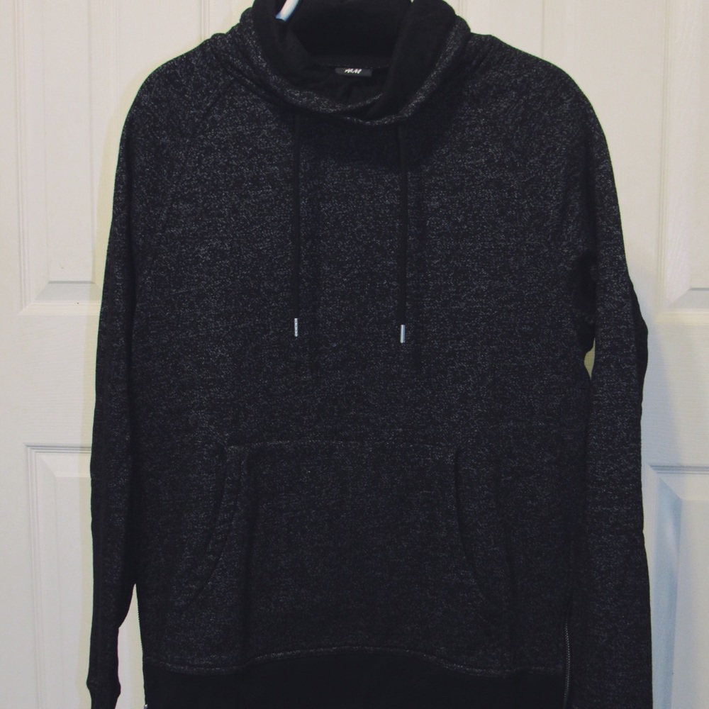 H&M Black turtleneck sweater